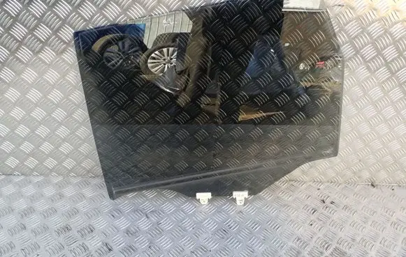 Rear door window glass