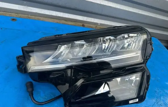 Skoda Karoq Headlight/headlamp 57B941009 0022563500