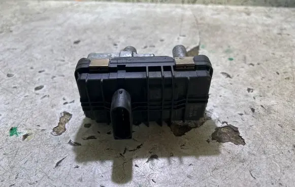 BMW 3 E90 E91 Turbine electric control actuator 4933519410