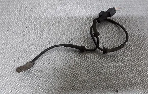 Renault Modus ABS brake wheel speed sensor 8200419177
