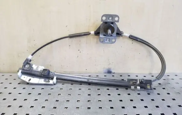Rear door manual window regulator
