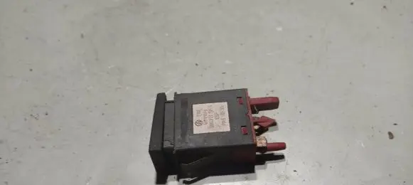 Volkswagen PASSAT B5.5 Hazard light switch 3B0927134A