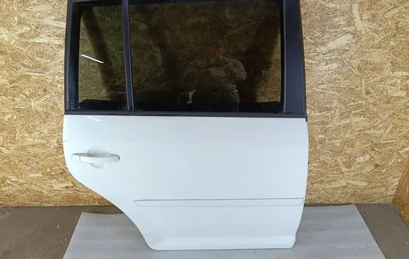 Volkswagen Touran II Rear door