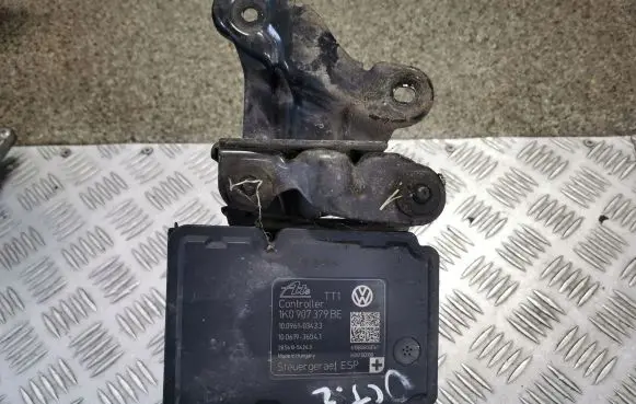 Volkswagen Golf VI ABS Pump 1K0614517CP