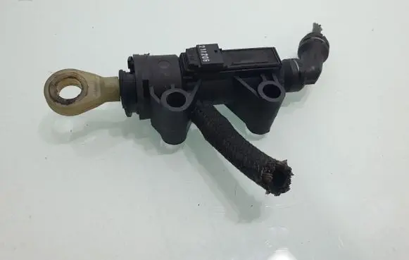 BMW 5 E60 E61 Clutch master cylinder 6762081