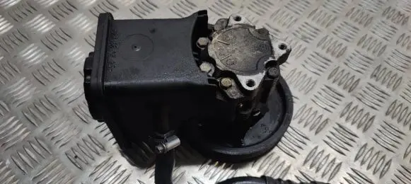 BMW X5 E53 Power steering pump 6762279 7787106
