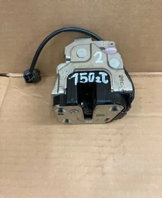 Opel Movano B Rear door lock 8200661170