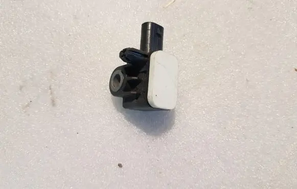 Mercedes-Benz GL X166 Airbag deployment crash/impact sensor A1668210151