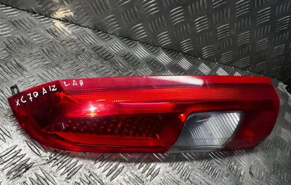 Volvo XC70 Rear/tail lights