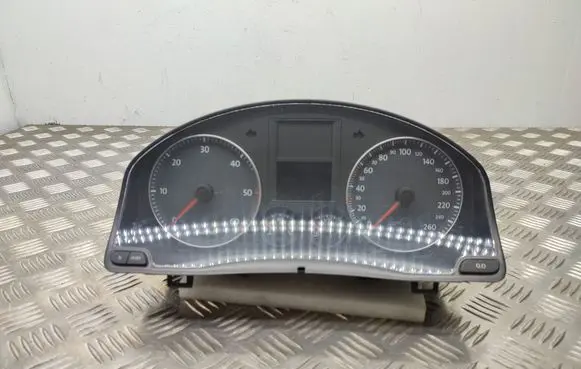 Volkswagen Golf V Speedometer (instrument cluster) 1K0920864B