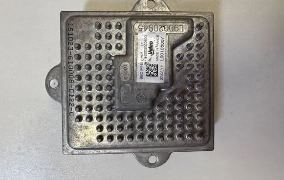 Maserati Levante Headlight ballast module Xenon L90108087