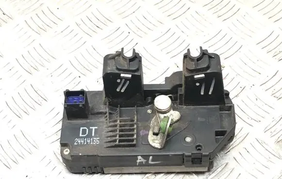 Opel Zafira A Rear door lock 24414135