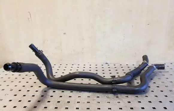Land Rover Range Rover Sport L320 Engine coolant pipe/hose