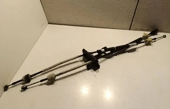 Gear shift cable linkage