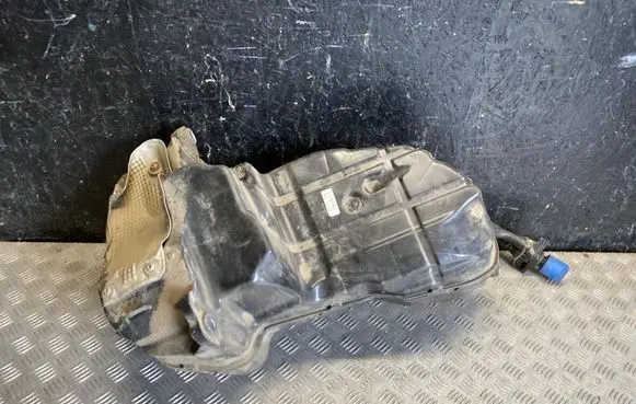 Volkswagen Touareg III AdBlue liquid reservoir 4M0131878CE