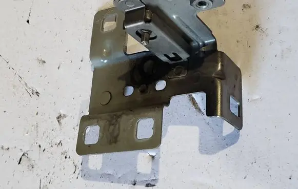 Renault Trafic III (X82) Fender mounting bracket 2310R 6974