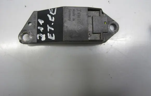 Mercedes-Benz E W211 Airbag deployment crash/impact sensor A0018209326