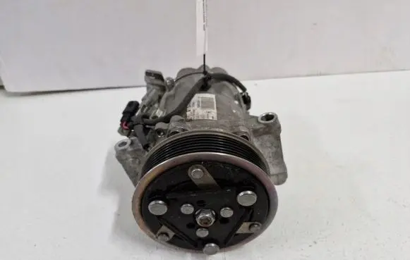 Renault Captur II Air conditioning (A/C) compressor (pump) 926003358R