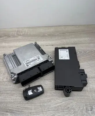 BMW 5 E60 E61 Engine ECU kit and lock set 7811700 1039S26809 030269075
