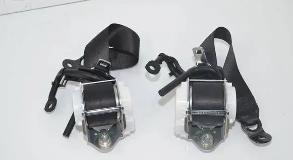 BMW i3 Rear seatbelt 7305643 7305644 72117305643