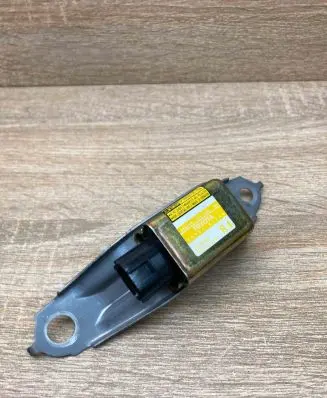 Toyota Prius (XW20) Airbag deployment crash/impact sensor 8983347030 1879000911 Used
