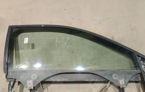 Audi A3 S3 8P Front door window glass four-door AS2