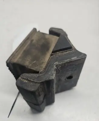 Land Rover Discovery Engine mount bracket