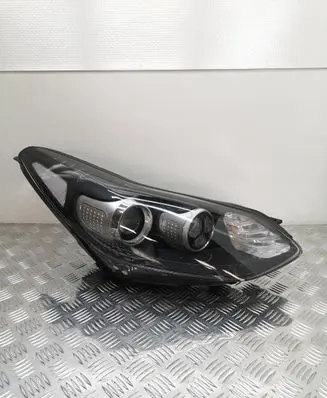 KIA Sportage Headlight/headlamp 92102F1110 R009R110U39