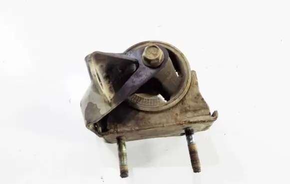 Toyota RAV 4 (XA20) Engine mount bracket