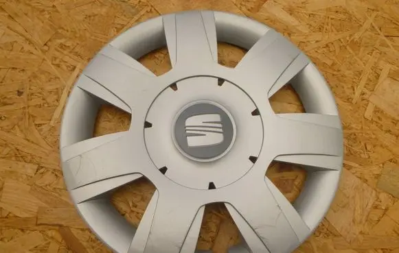 Seat Leon (1P) R16 wheel hub/cap/trim 1P0601147