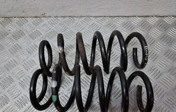 Toyota Avensis T270 Rear coil spring 4823105500