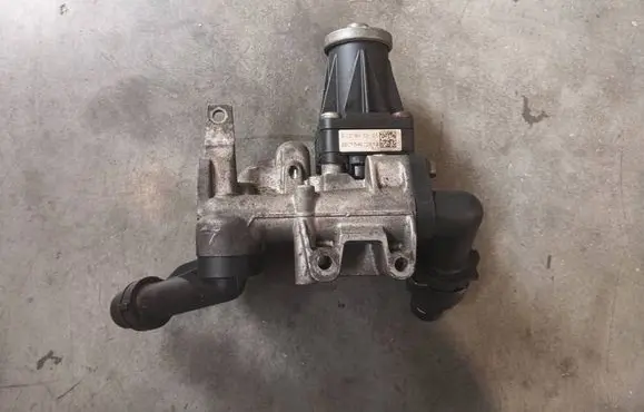 Jaguar F-Pace EGR valve G4D39D475AC 704924110