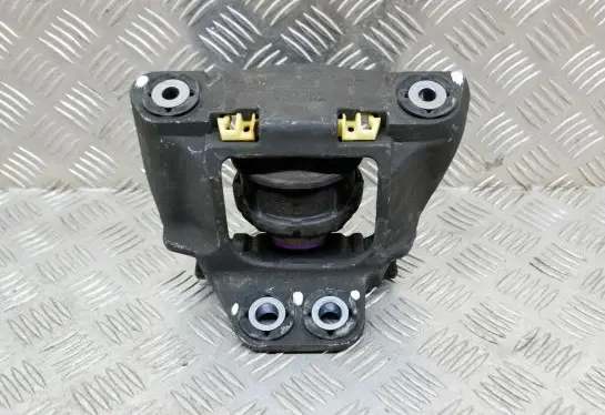Volvo XC90 Engine mount bracket 31686885