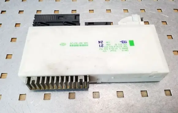 BMW 5 E39 Comfort/convenience module 12037310 61356922152 61356922273