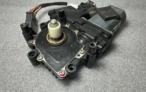 Audi A8 S8 D2 4D Rear door window regulator motor 4D0959802F