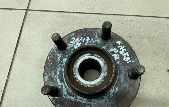 Nissan Qashqai Front wheel bearing hub 