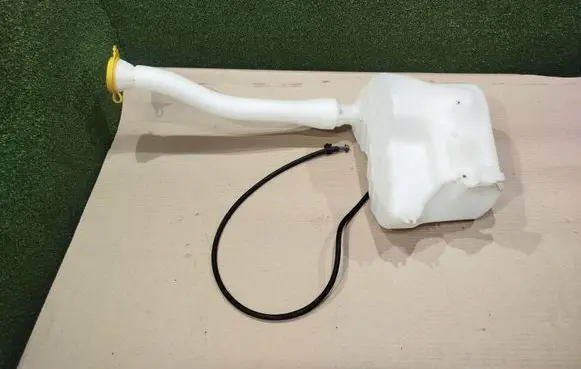 Renault Master III Windshield washer fluid reservoir/tank 2891000023R