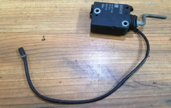 Opel Omega B1 Central locking motor 90491742 505419