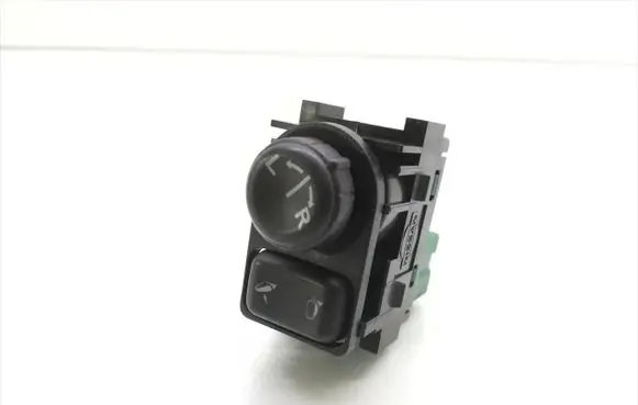Nissan Qashqai Wing mirror switch