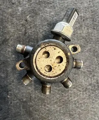 Renault Clio III Fuel distributor 9307Z511A