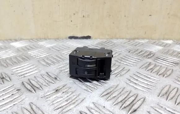 Headlight level height control switch