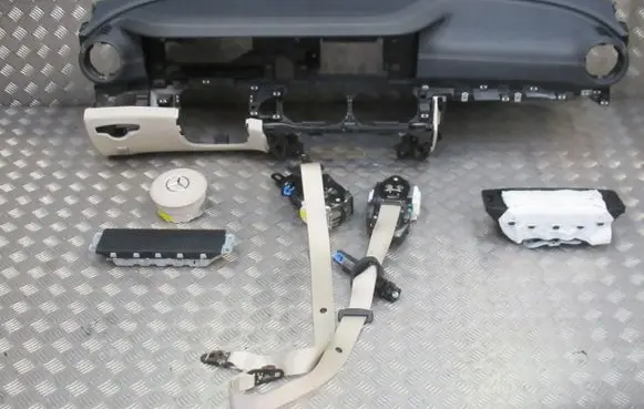 Mercedes-Benz AMG GT 4 x290 w290 Dashboard 