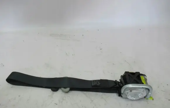 Nissan Note (E11) Front seatbelt