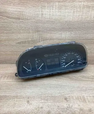 Honda Civic Speedometer (instrument cluster) HR114521 78100 SH3