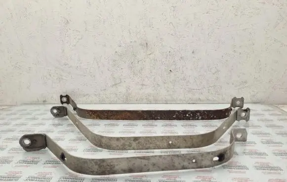 Seat Exeo (3R) Fuel tank mounting bracket 8E0201653AN
