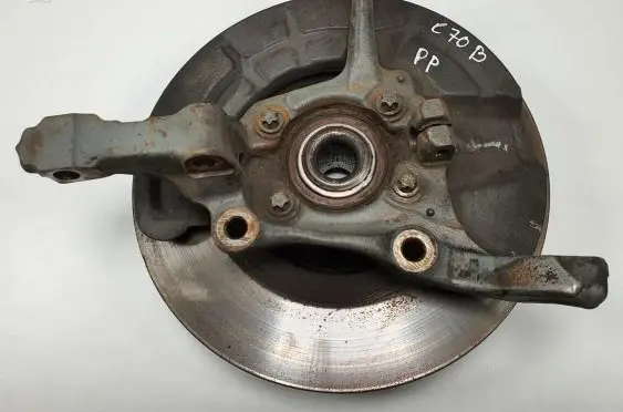 Volvo C70 Front wheel hub spindle knuckle