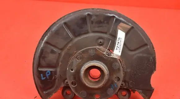 Skoda Superb B6 (3T) Front wheel hub spindle knuckle