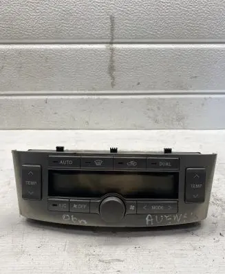 Toyota Avensis T250 Climate control unit 5590005200