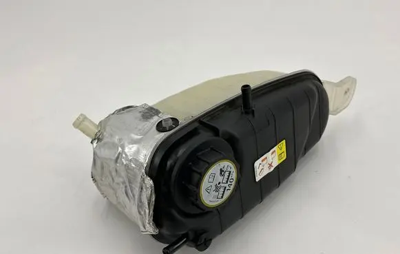 Jaguar XK - XKR Coolant expansion tank/reservoir 7W838A080AE 8W838101AA