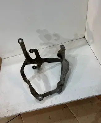 Audi A8 S8 D3 4E A/C compressor mount bracket 4E0616869C AS9C3